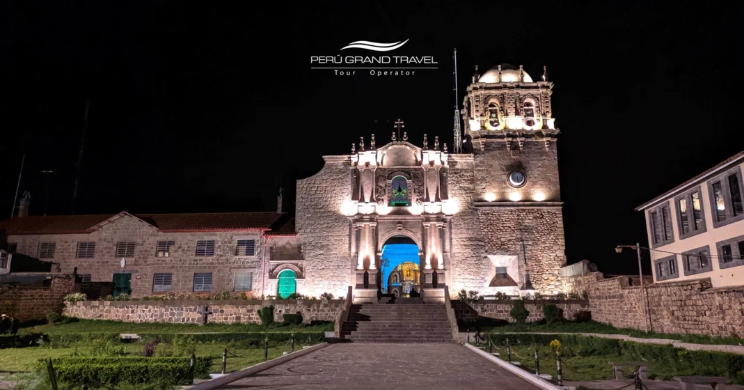 7 Razones Encantadoras para Visitar Juli Puno: La Roma de América 7 Exploración de Juli Puno de Noche