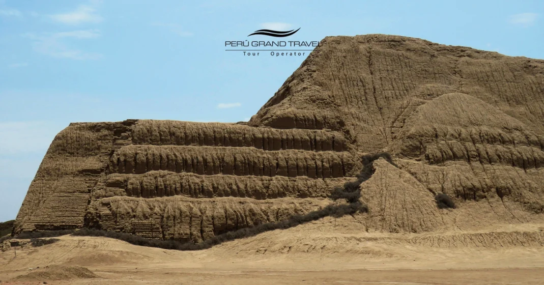 12 Templos en Perú: Un viaje al corazón sagrado de los Andes 8 Huaca del sol, templos en trujillo, templos en peru, templos que debes visitar en perú