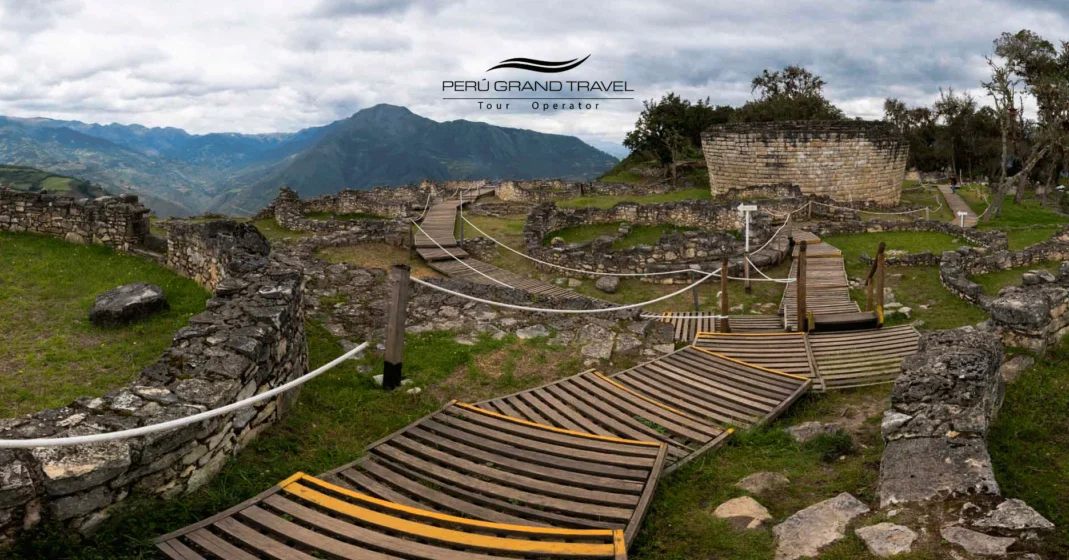 12 Templos en Perú: Un viaje al corazón sagrado de los Andes 4 Kuelap, templos que deberias visitar en Perú, templos inca en peru, templos tradicionales, templos en peru
