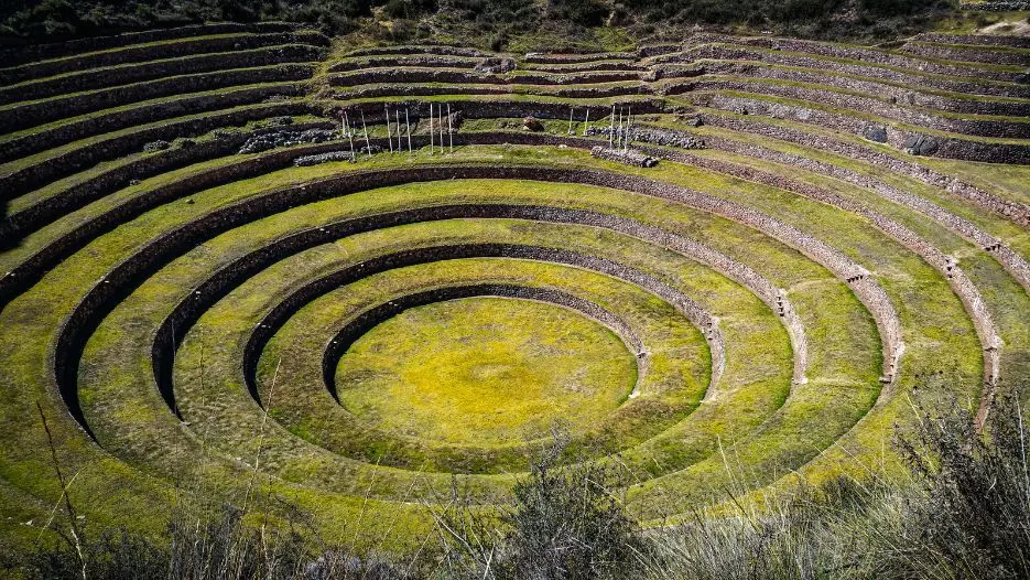Terrazas circulares incas de Moray, atractivo del Circuito III del Boleto Turístico de Cusco en el Valle Sagrado