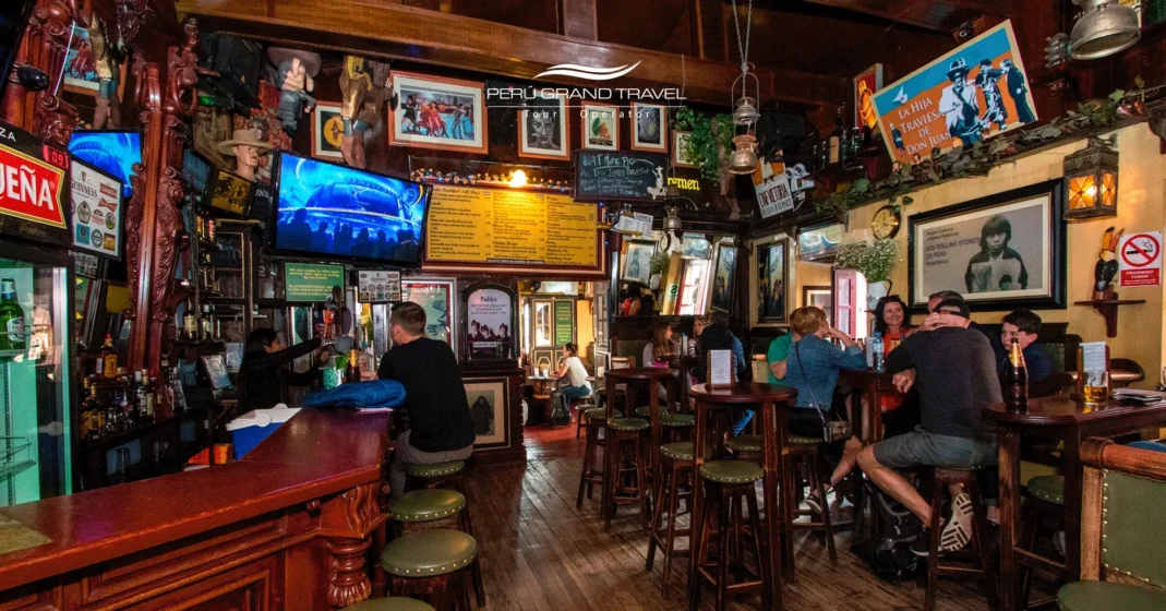 Vida Nocturna en Cusco: La Guía Sofisticada de Bares, Pisco y Celebración | 2026 4 Paddy's-Irish-Pub-en-Cusco