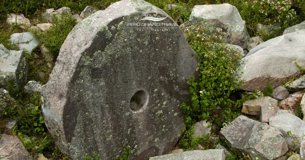 Canteras de Cachiccata: 7 Secretos del Trekking Inca VIP 1 Piedras-talladas-abandonadas-en-Cachiccata