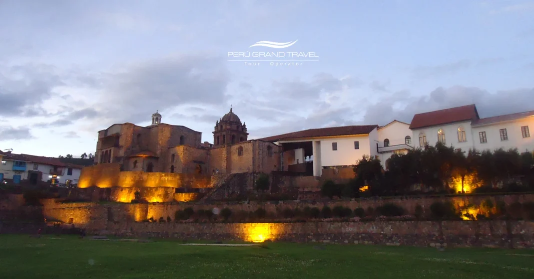 Viaje Espiritual por los Templos y Catedrales del Perú: Lima, Arequipa y Cusco 8 Templo de Santo Domingo – Qorikancha, en Cusco, donde la arquitectura colonial española se une con la piedra inca.