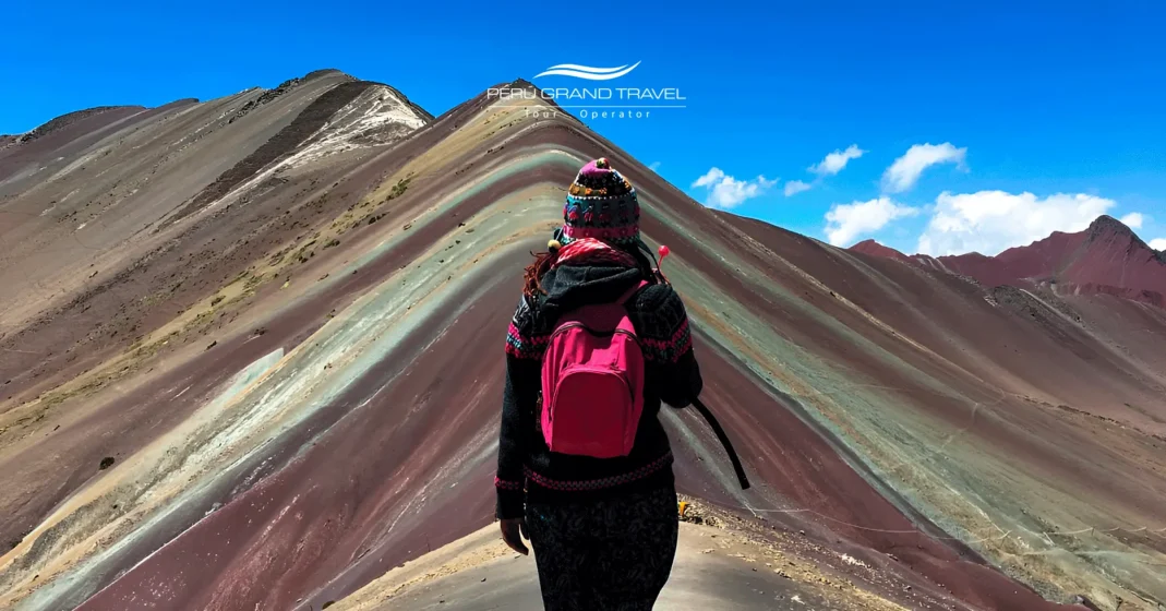 Rainbow Mountain Vinicunca vs Palccoyo: 7 Diferencias Cruciales para tu Aventura Épica en 2026 4 Vestimenta apropiada para visitar las Montañas Arcoiris del Perú