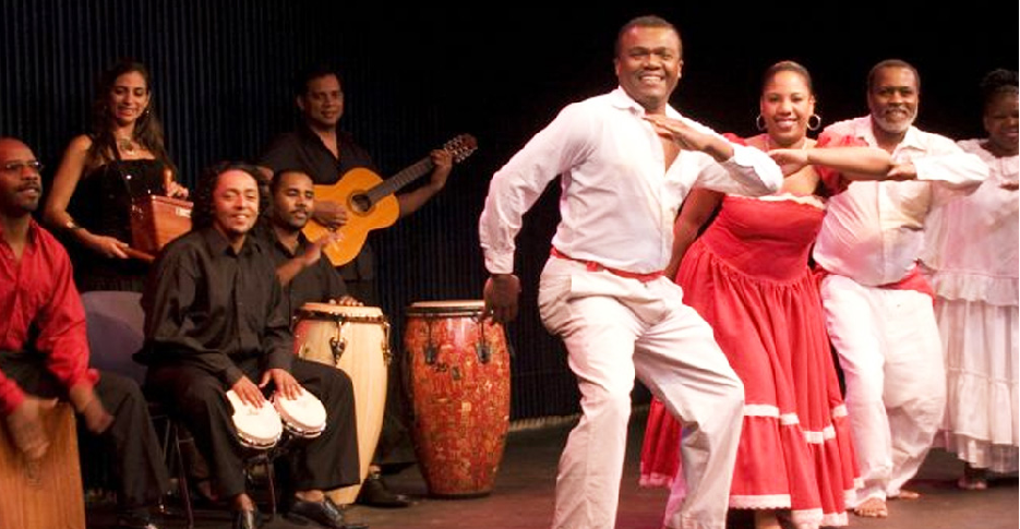 baile-festejo-por-dia-de-la-canción-criolla