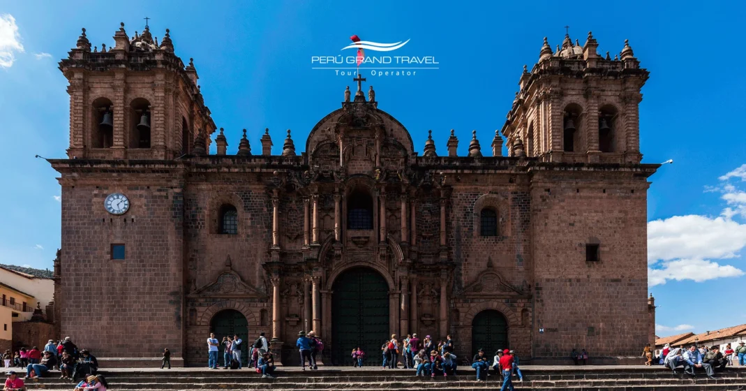 catedral de la plaza de armas del peru, iglesias de cusco, iglesias del peru, iglesias que debes visitar en peru,Iglesias en Perú