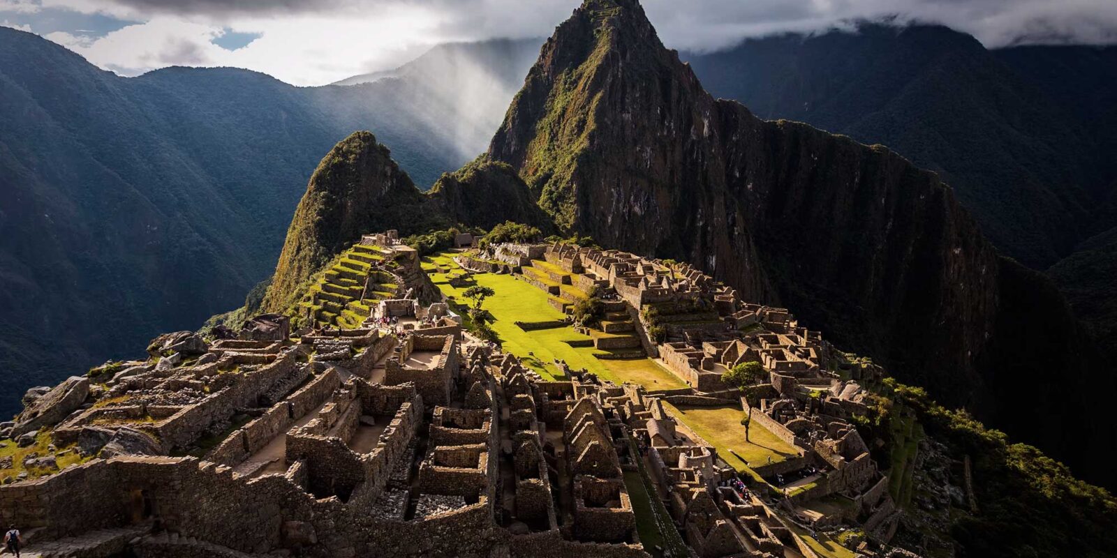 Circuito 2 Machu Picchu: La ruta clásica paso a paso 5 circuito 2 machu picchu, vista de la ciudadela inca y las construcciones