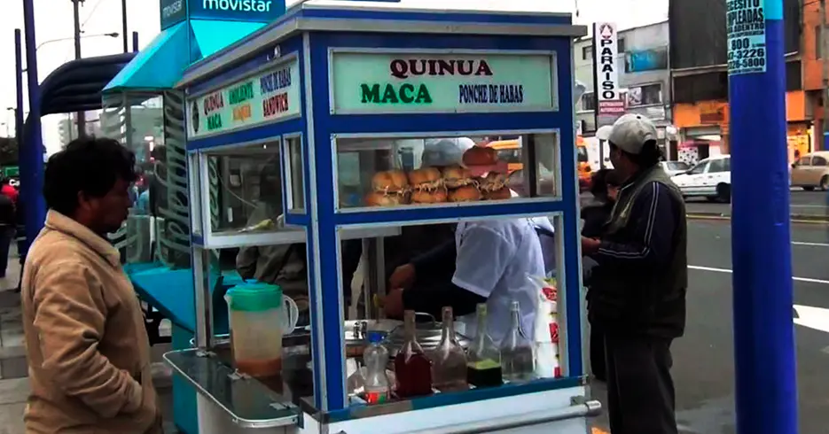 comida callejra peruana - desayunos, quinua con panes