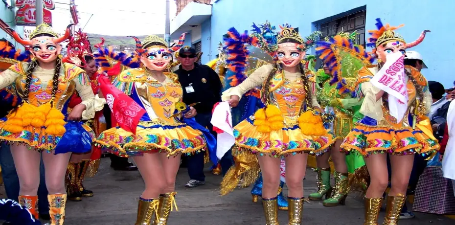 Tradiciones de la Candelaria en Puno: Una fiesta de fe y cultura 5 diablada-puno