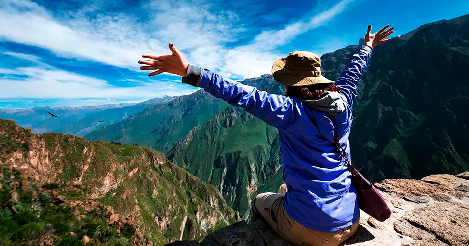 Viaja al Cañón del Colca: aventura única que no olvidarás 5 disfrutando las vistas del cañon del colca