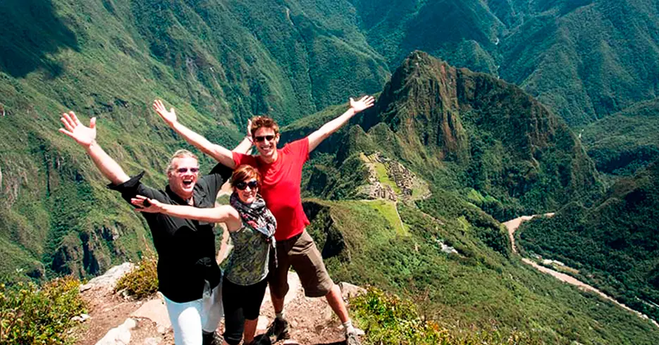 Montaña Machu Picchu: ¿vale la pena subirla? 2 disfrutando de las vistas de la montaña huayna picchu