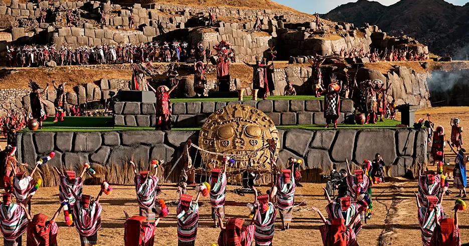 escena teatral del inti Raymi fiesta al sol en cusco