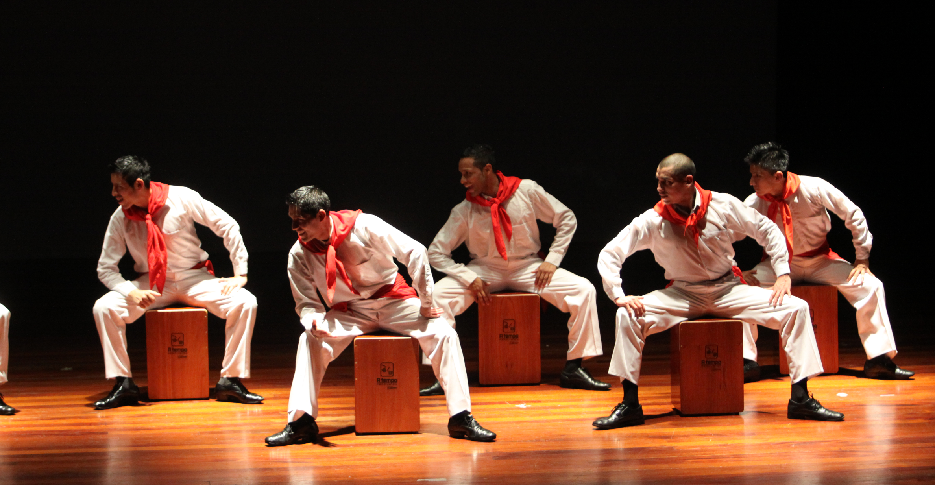 fiesta-criolla-con-insrumento-el-cajon