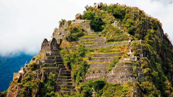 montaña joven en machu picchu, huayna picchu