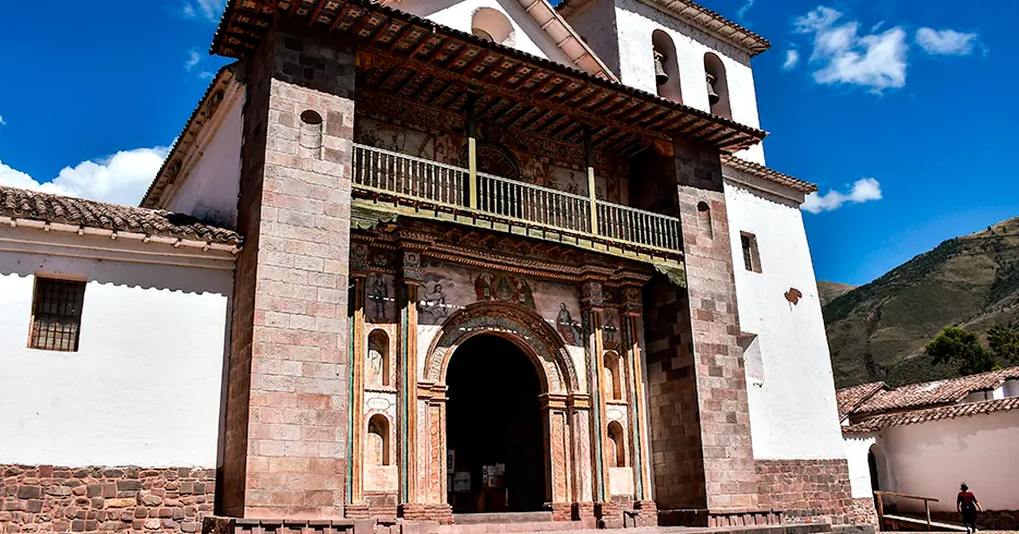 Viaja sin estrés: los mejores paquetes turísticos Cusco 4 iglesia andahuaylillas valle sur