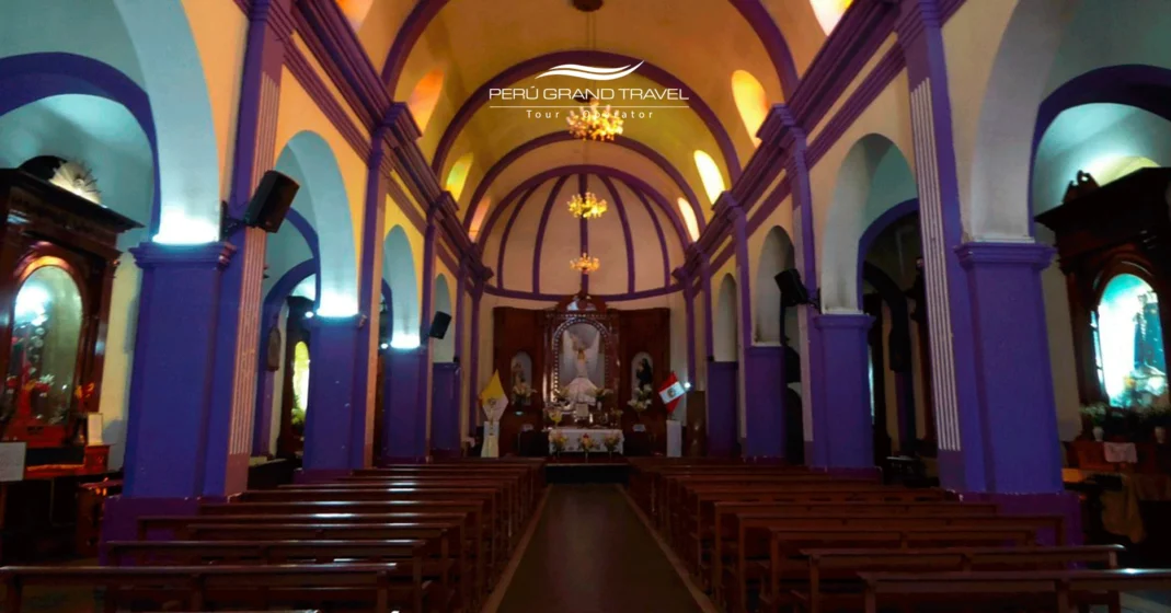 interior de la iglesia de san antonio de padua
