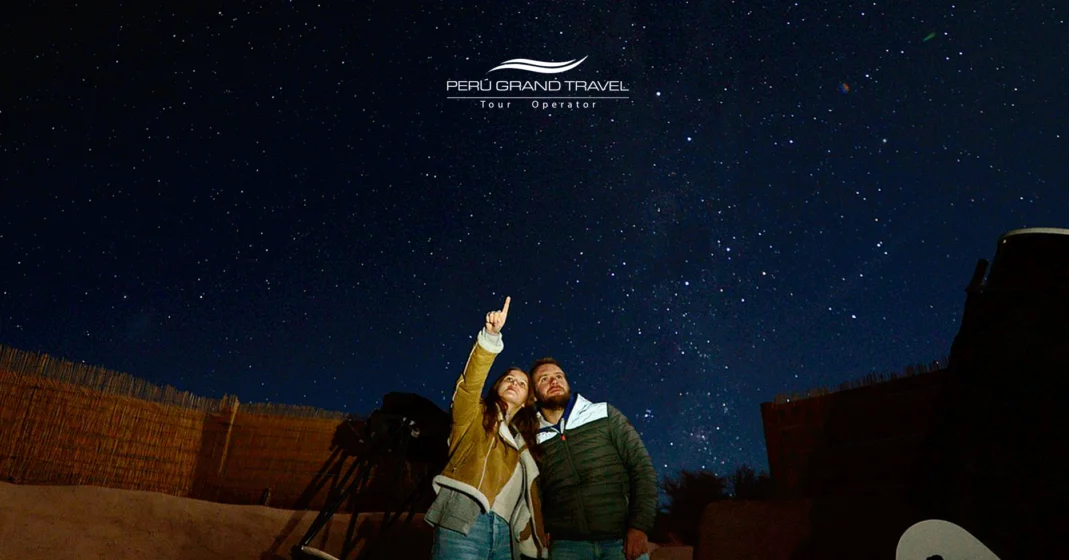 10 mejores lugares para viajar en San Valentín: Por qué Perú debería ser su elección número #1 9 pareja observando las estrellas en los andes, enamorados en viaje, casados romanticos, lugares para viajar en san valentin