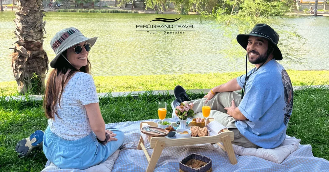 La Guía Definitiva de Hoteles de Lujo en Ica, Perú: 7 Oasis de Elegancia 5 picnic de pareja en huacachina ica