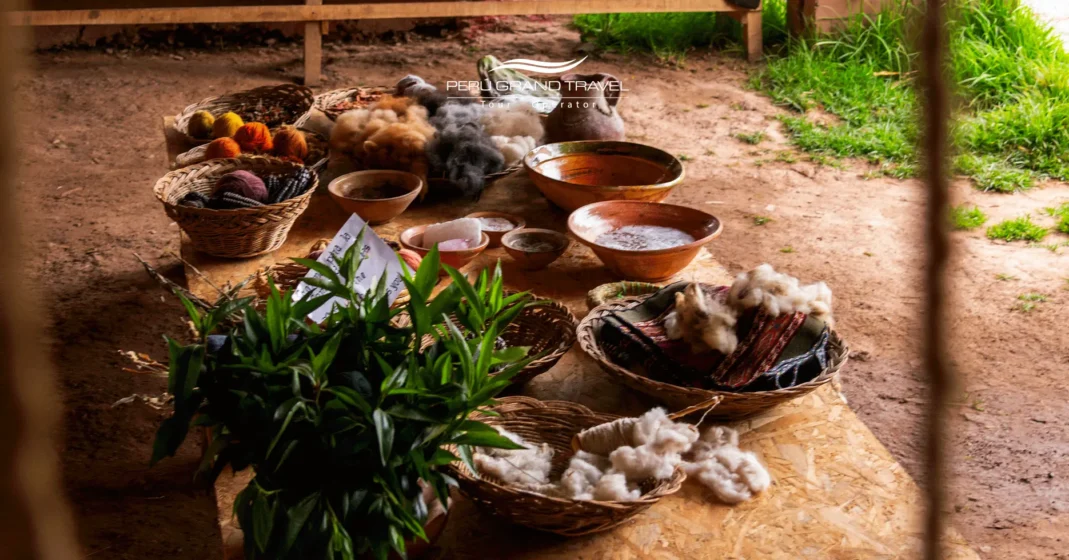 7 secretos fascinantes sobre el procesamiento de lana de alpaca en los altos Andes 2 procesamiento-de-lana-en-chincheros