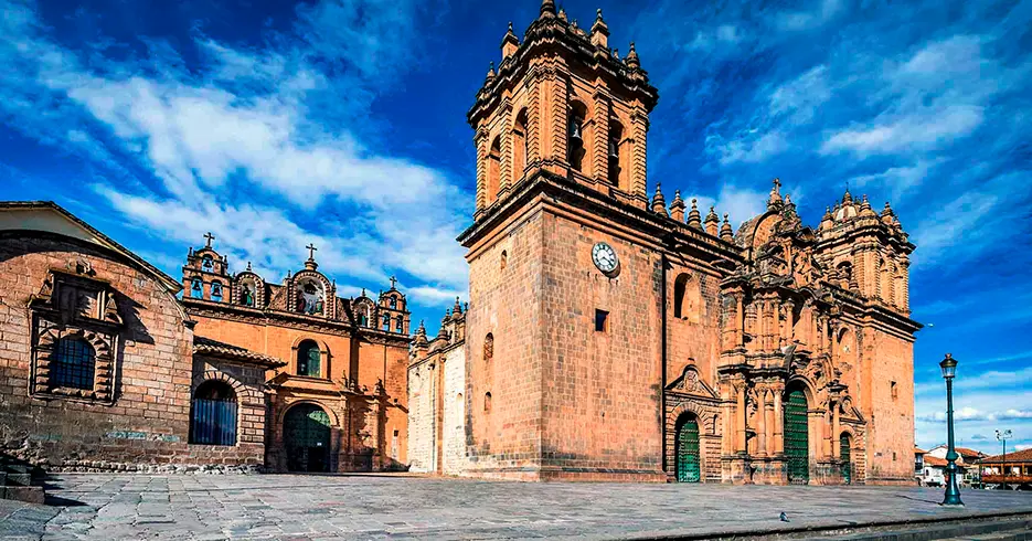 Qué ver en Cusco en 3 días para aprovechar al máximo 1 que ver en cusco en 3 dias - plaza de armas en el city tour