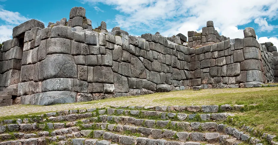 ¿Qué lugares puedo visitar en Perú? Maravillas naturales y culturales 2 Centro arqueológico de sacsayhuaman en cusco en el city tour