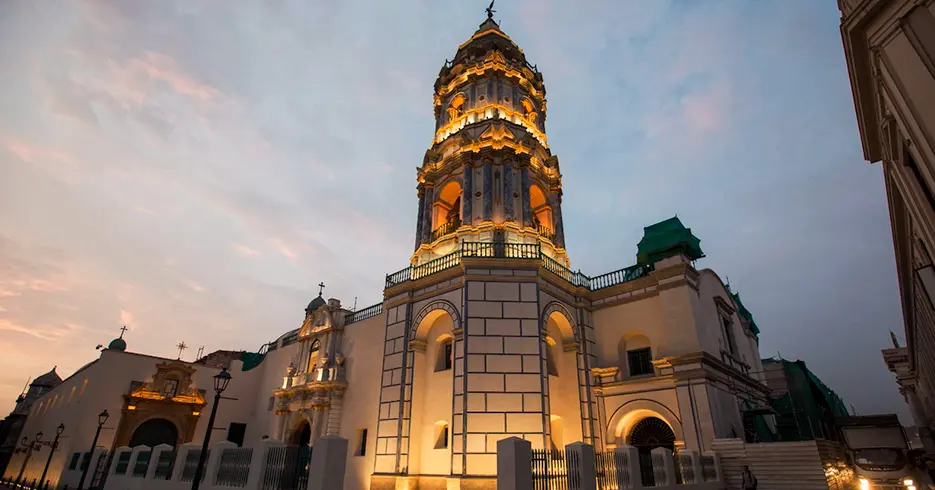 Imperdibles del centro histórico Lima para tu viaje 3 iglesia santo domingo en centro historico lima