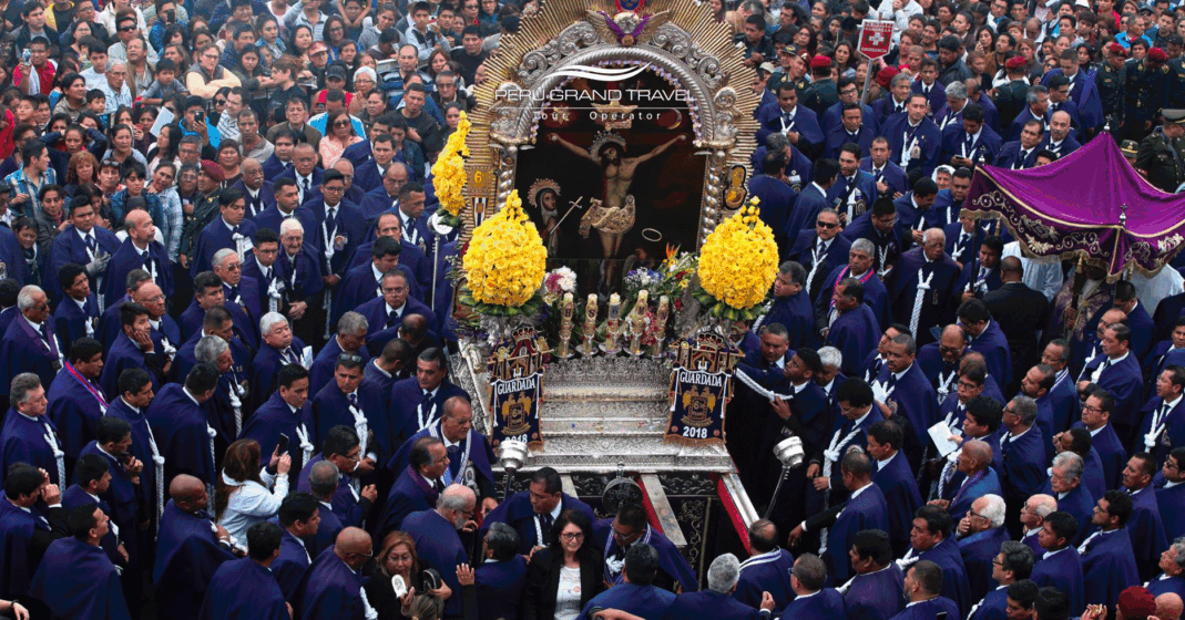 Festividades en Perú 2026: Una Guía Imperdible para Vivir Tradiciones Inolvidables 9 señor de los milagros, mes morado, feligreses, figura religiosa en Lima, festividades en Peru, festividades en Lima