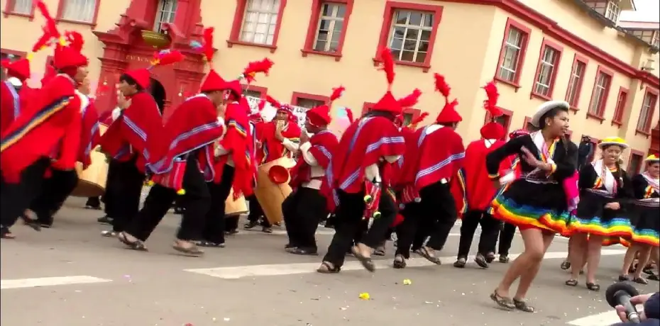 Tradiciones de la Candelaria en Puno: Una fiesta de fe y cultura 2 sicuris-huancane-puno