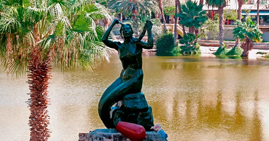 Todo lo que Tienes que Saber sobre Huacachina: Un Oasis en el Desierto 1 sirena en huacachina