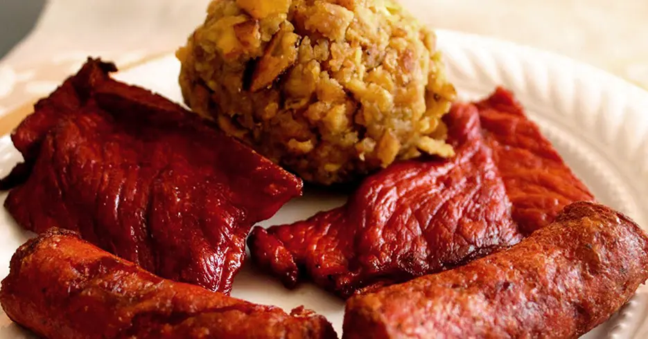 Los 12 Mejores Consejos para viajar a Perú 8 Consejos para viajar a Perú, gastronomía de la selva, tacacho con cecina