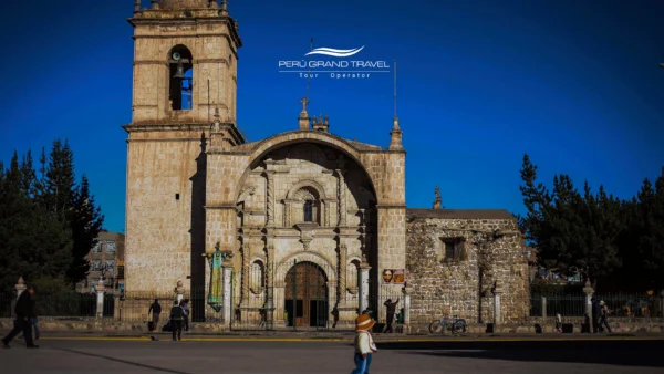 templo de la merced en Puno, arquitectura, portada