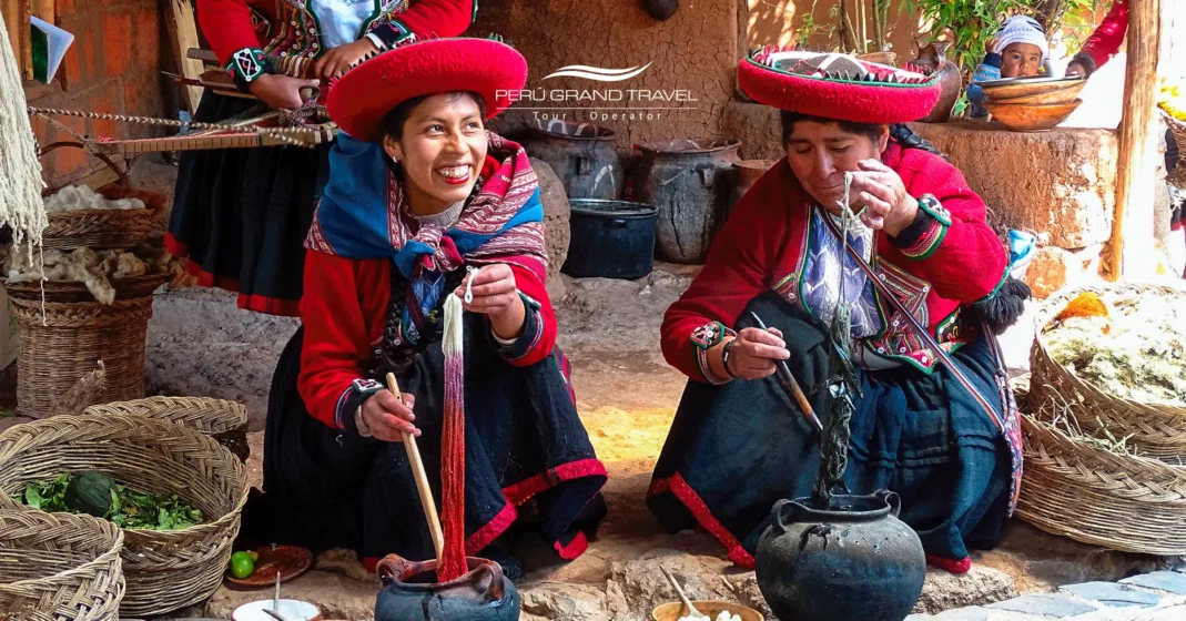 7 secretos fascinantes sobre el procesamiento de lana de alpaca en los altos Andes 1 teñido-de-lana-en-chincheros