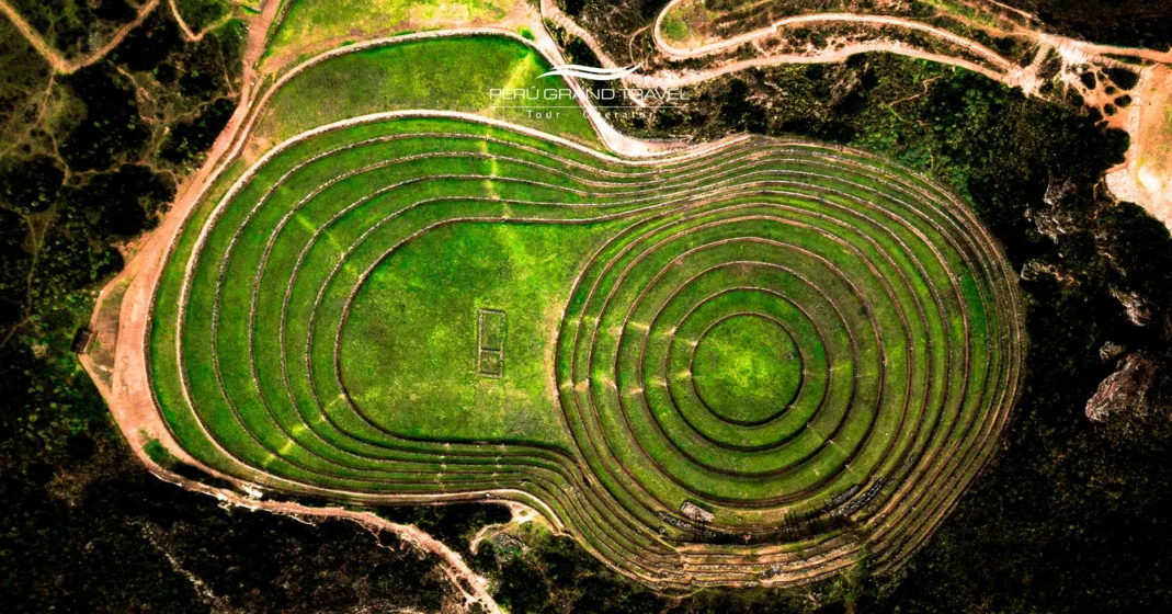 Tours en Perú: Guía Definitiva con 15 Experiencias de Lujo para Transformar tu Viaje en 2026 2 terrazas-circulares-de-moray