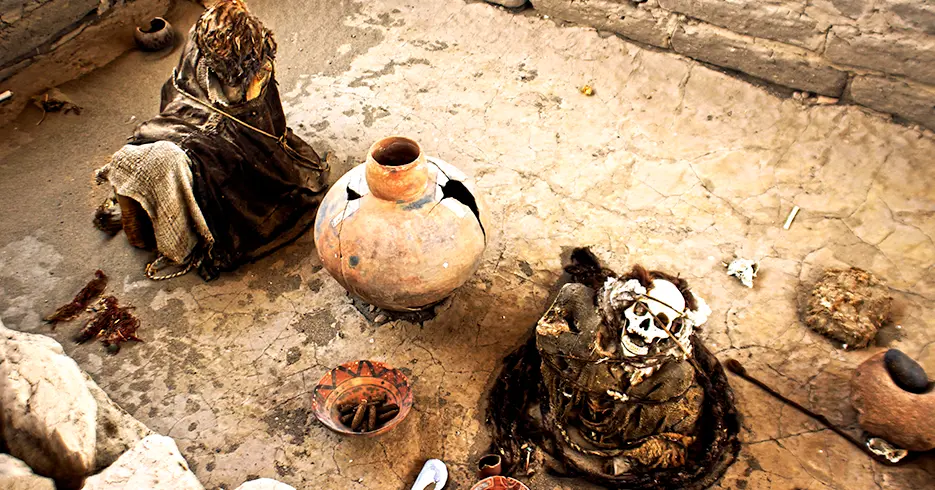 Tour Líneas de Nazca: Un Recorrido Único por por el Perú 2 cementerio de Chauchilla cerca de las lineas de nazca