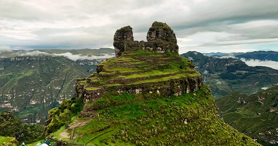 Tours de un día en Cusco para vivir historia y naturaleza 8 tour de un dia en cusco - Waqrapukara