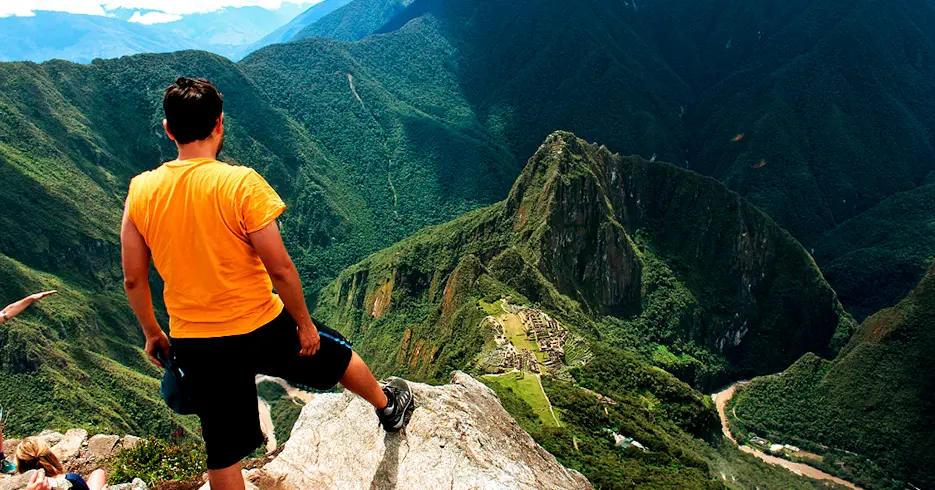 Los Mejores Circuitos Machu Picchu: Descúbrelo aquí 8 vista de machu picchu desde la montaña machu picchu desde lo alto