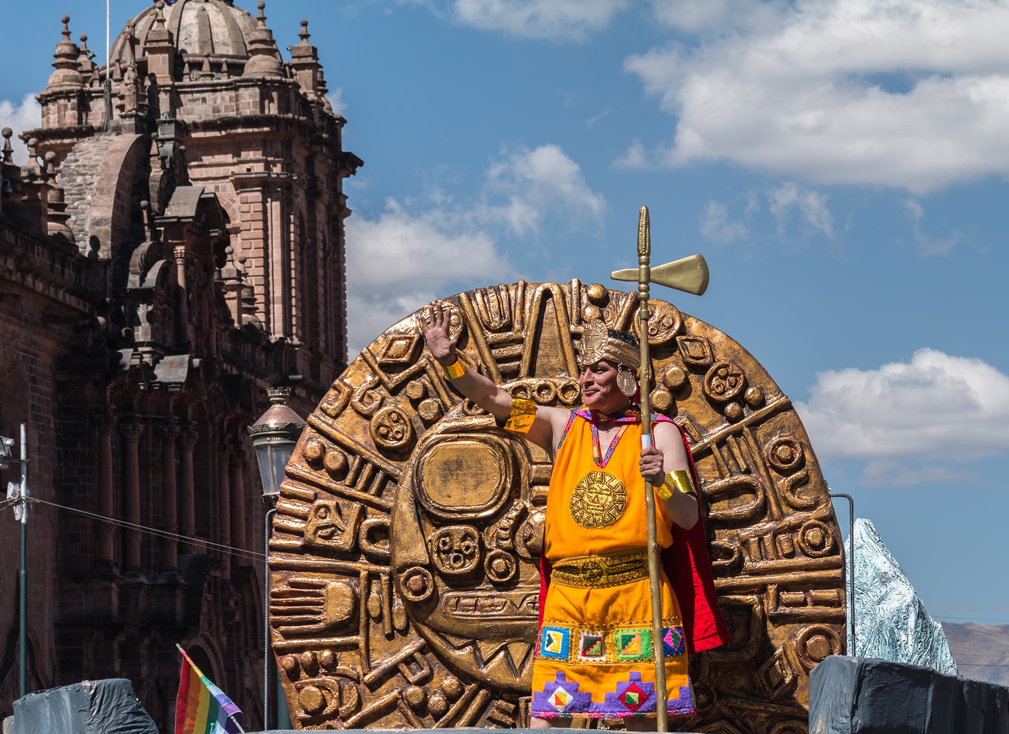 El Inca en la Plaza de armas Cusco