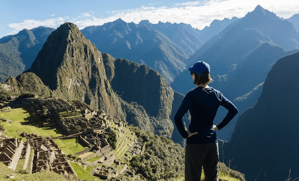 Sierra Peruana - La maravilla del mundo - Una chica en Machu Picchu