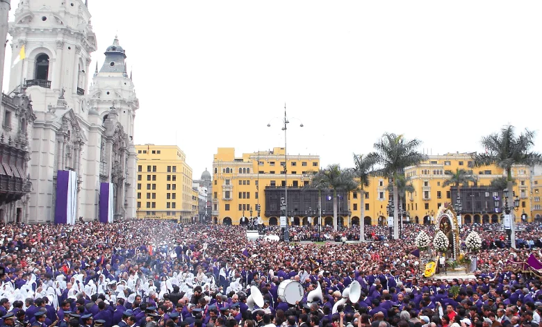 señor-milagros-lima Procesión del señor de los milagros en Lima